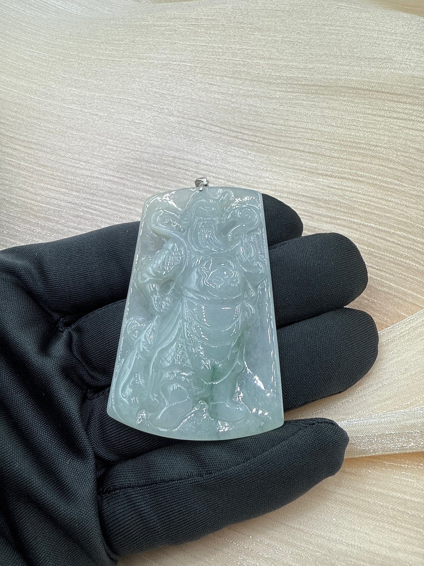 Jade Guan Gong - 翡翠玉牌关公