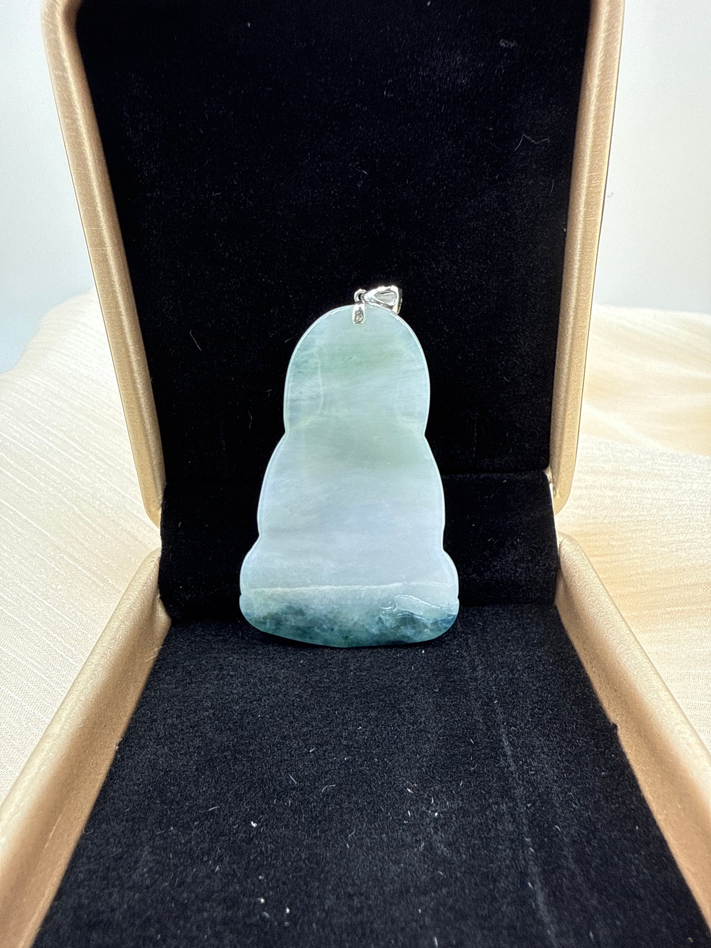 Jade GuanYin Pendant 18k white gold - 天然翡翠牌 NGI Certified