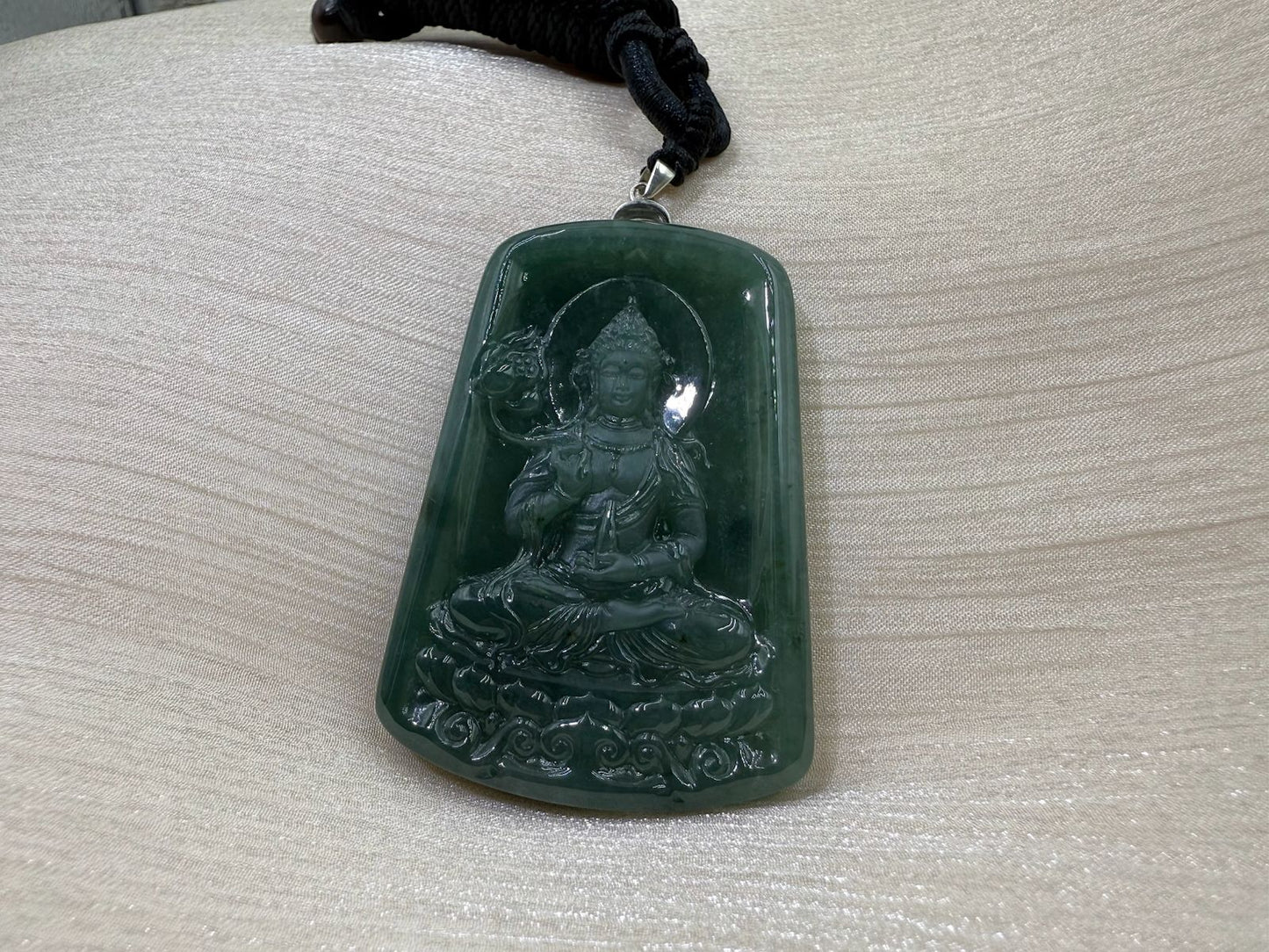Jade Lotus Guan Yin Pendant - 翡翠玉莲花观音牌 LGY2