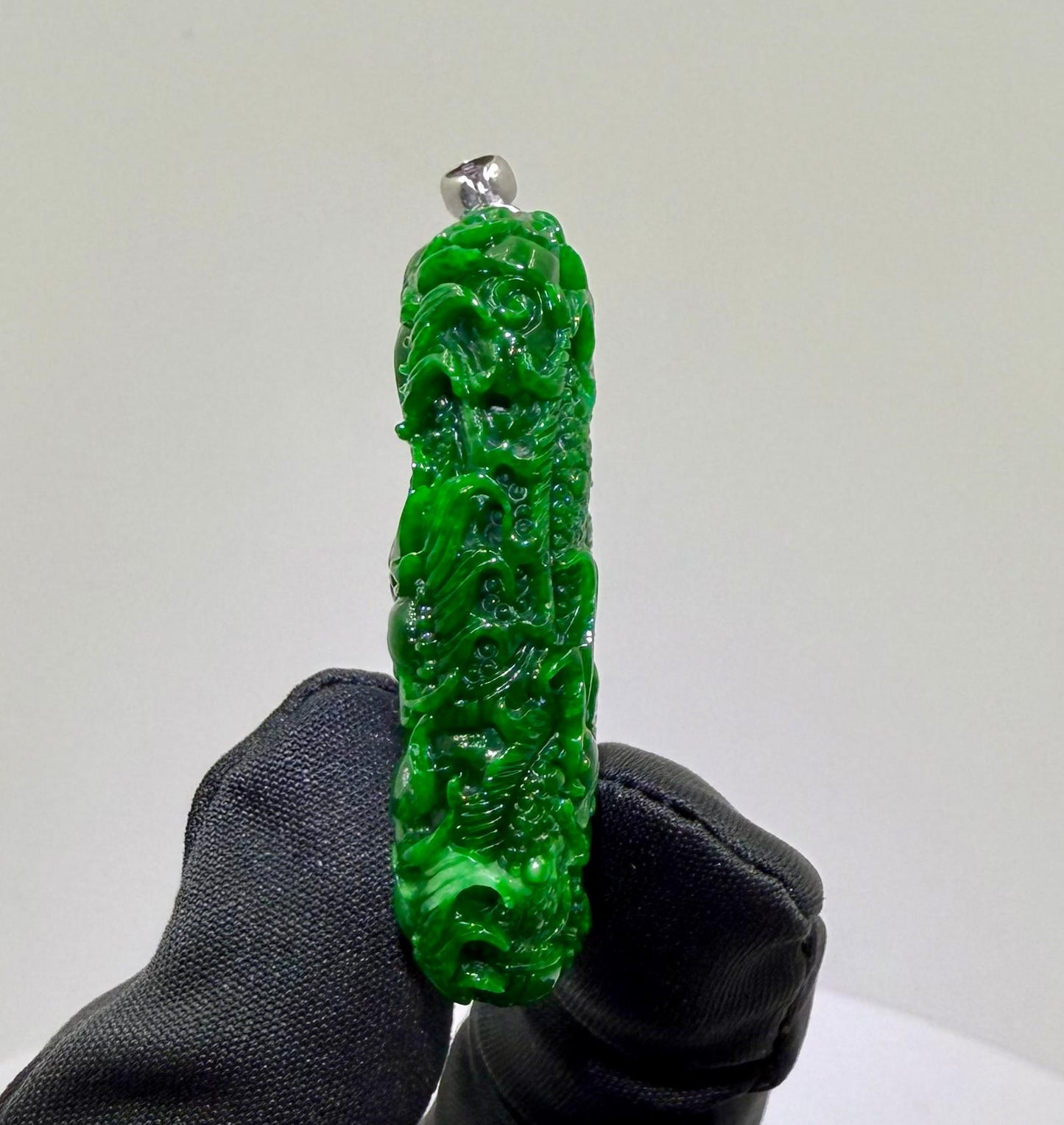 Jade Rich Green Nine Dragon Pendant - 天然翡翠玉九龙牌