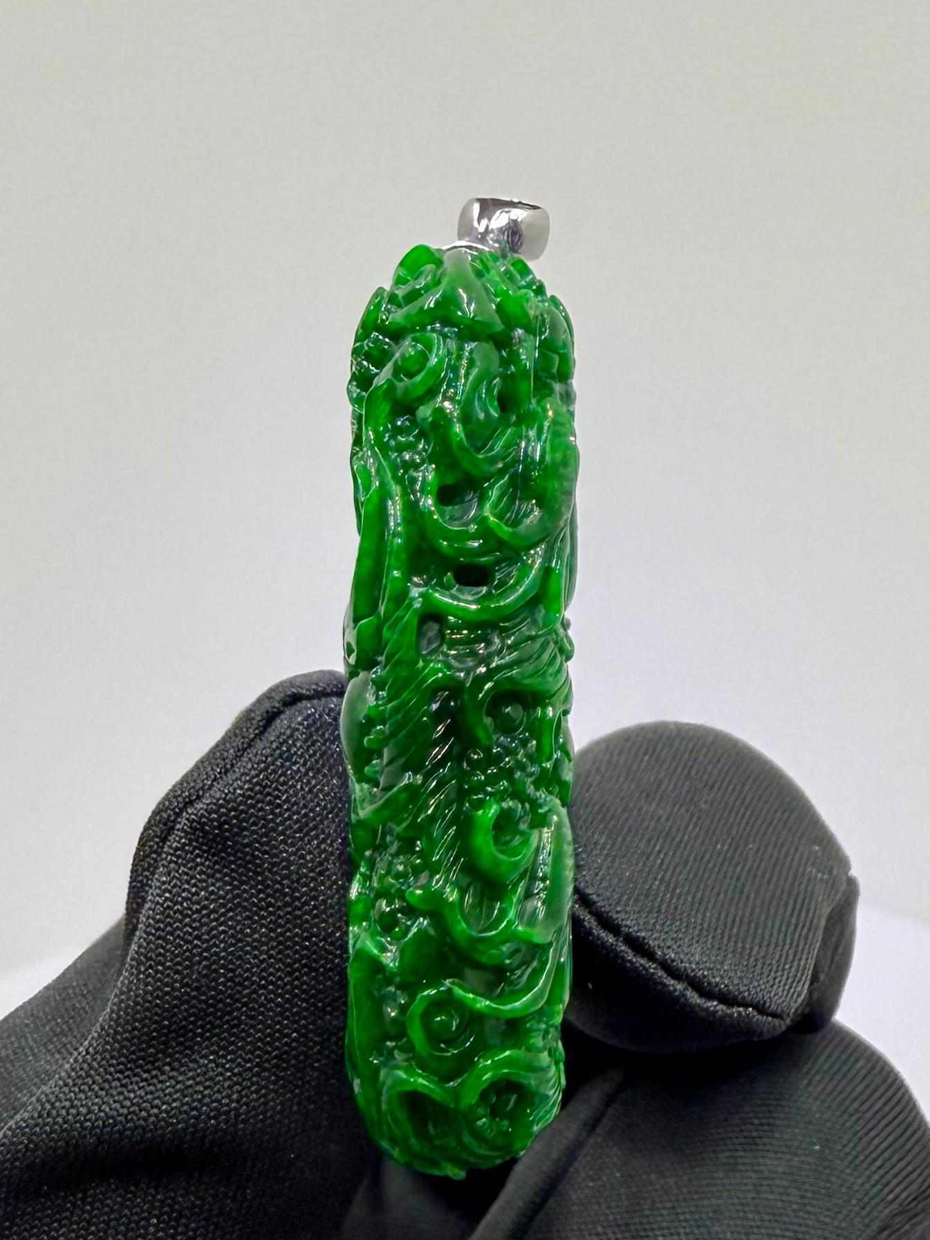 Jade Rich Green Nine Dragon Pendant - 天然翡翠玉九龙牌