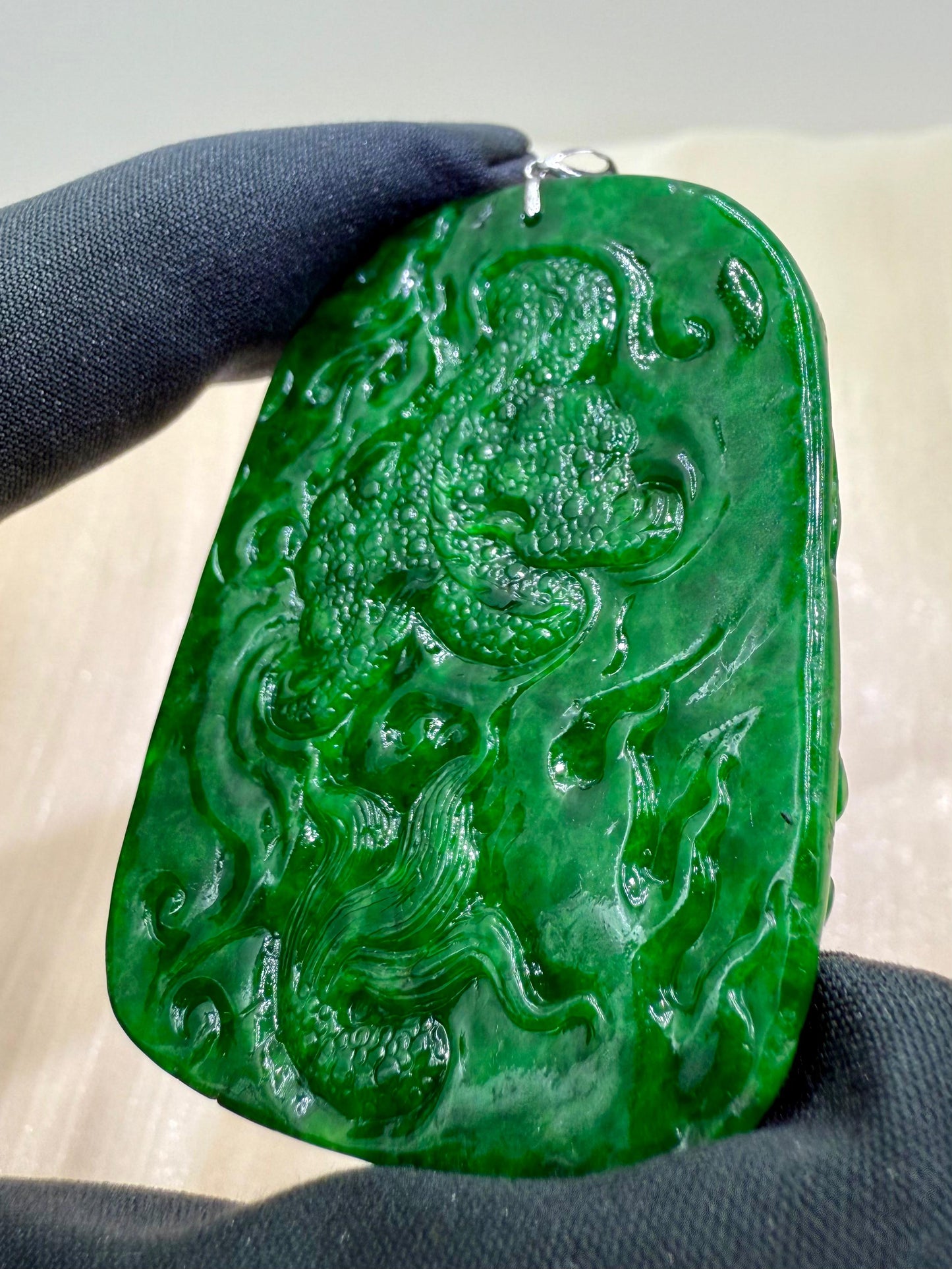 Jade Rich Green Dragon Pendant - 天然翡翠玉龙牌