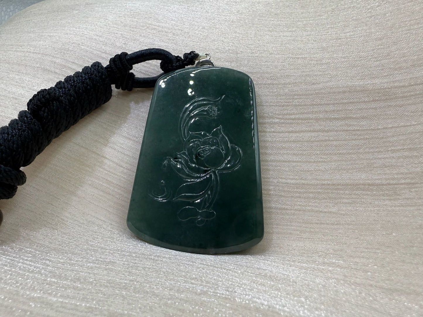 Jade Lotus Guan Yin Pendant - 翡翠玉莲花观音牌 LGY2