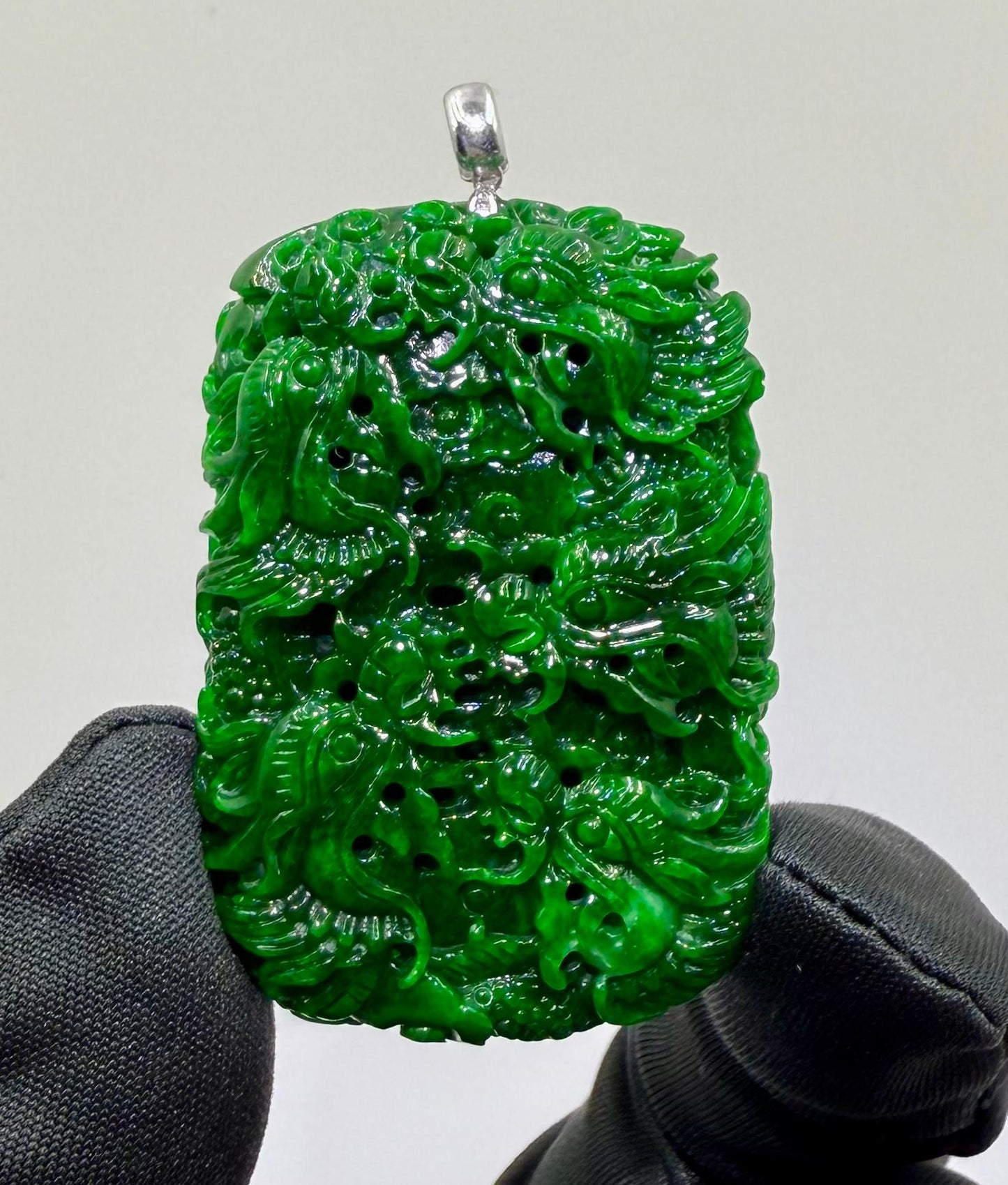 Jade Rich Green Nine Dragon Pendant - 天然翡翠玉九龙牌