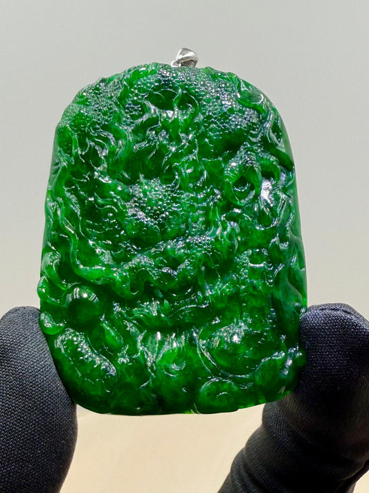 Jade Rich Green Dragon Pendant - 天然翡翠玉龙牌