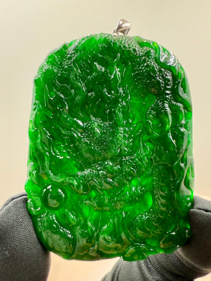 Jade Rich Green Dragon Pendant - 天然翡翠玉龙牌